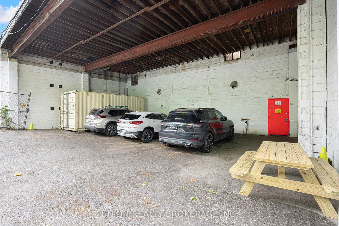186, Munro, South Riverdale, Toronto
