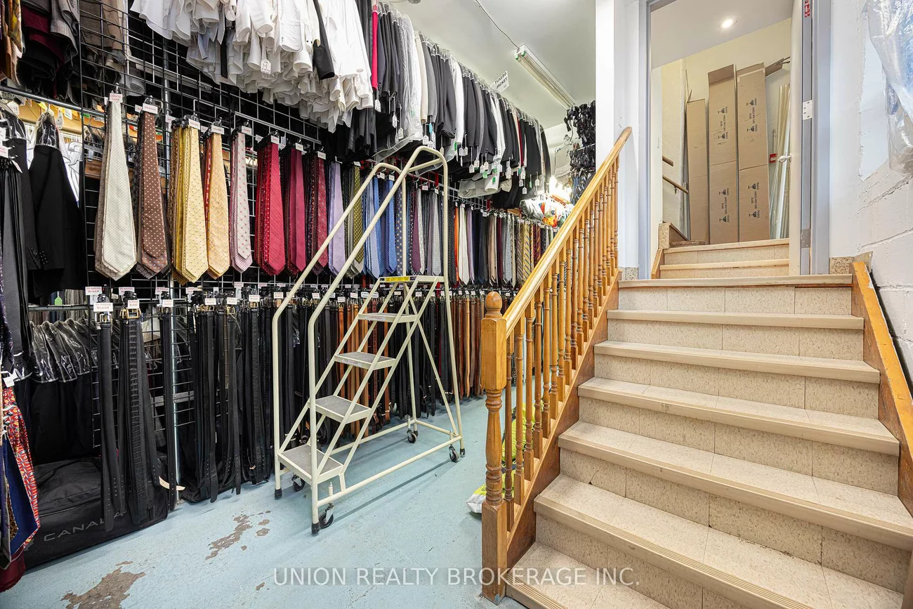 186, Munro, South Riverdale, Toronto