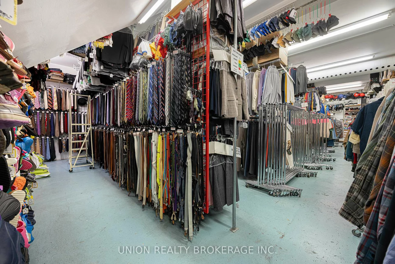 186, Munro, South Riverdale, Toronto