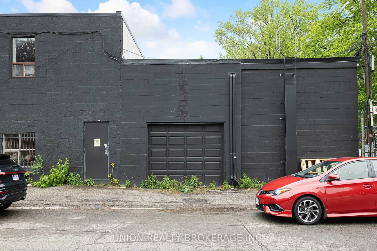 186, Munro, South Riverdale, Toronto