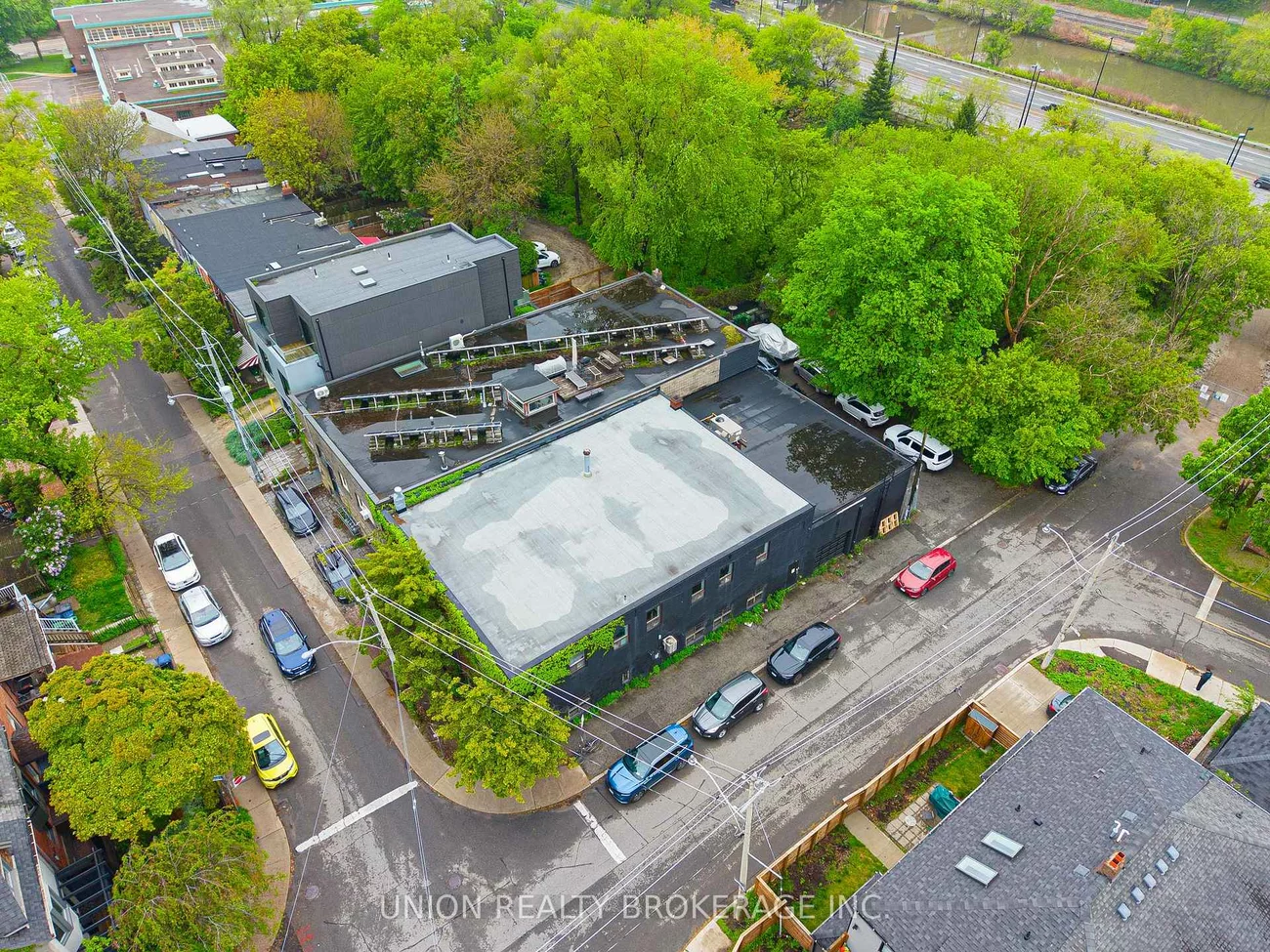 186, Munro, South Riverdale, Toronto