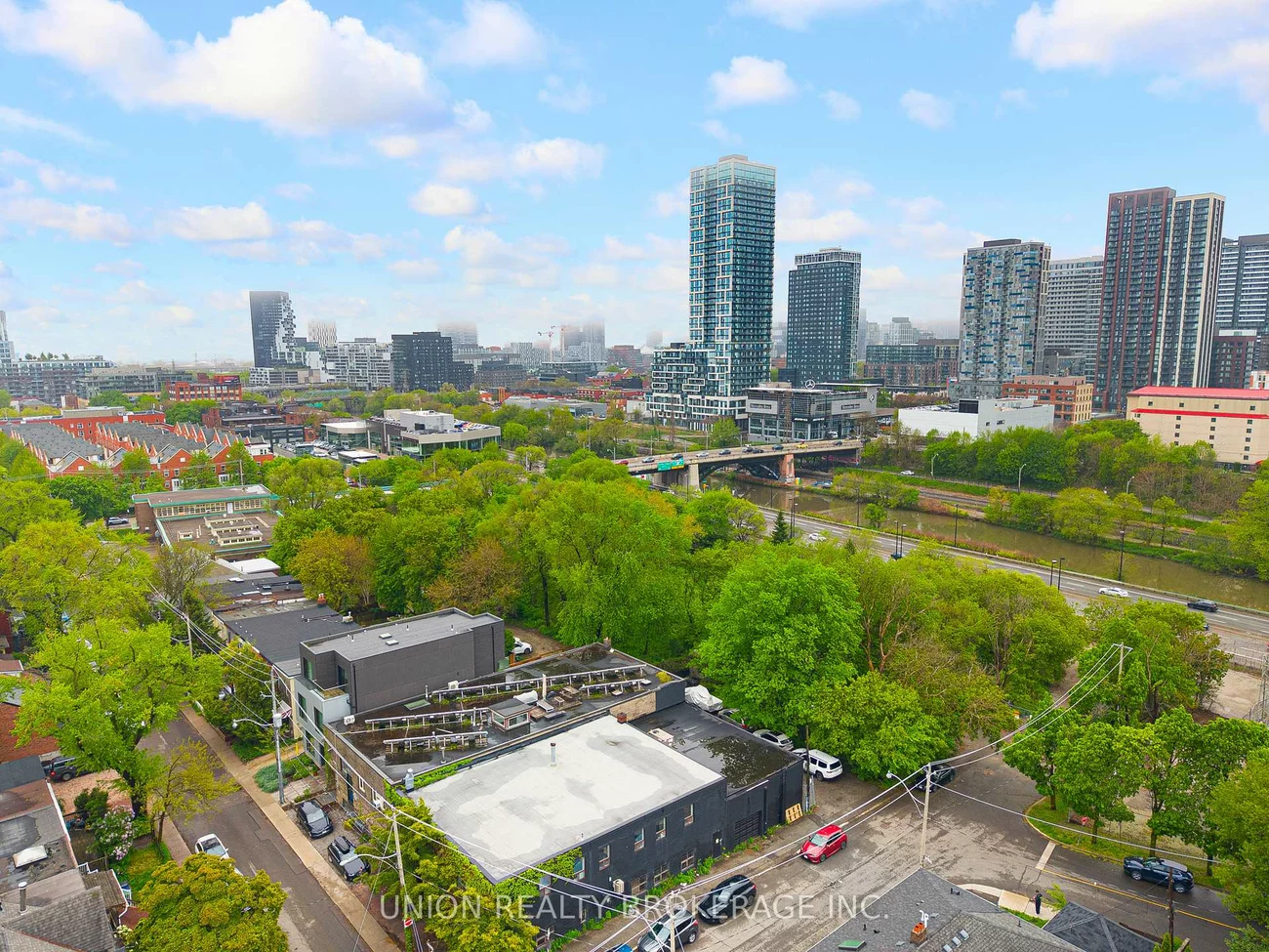 186, Munro, South Riverdale, Toronto