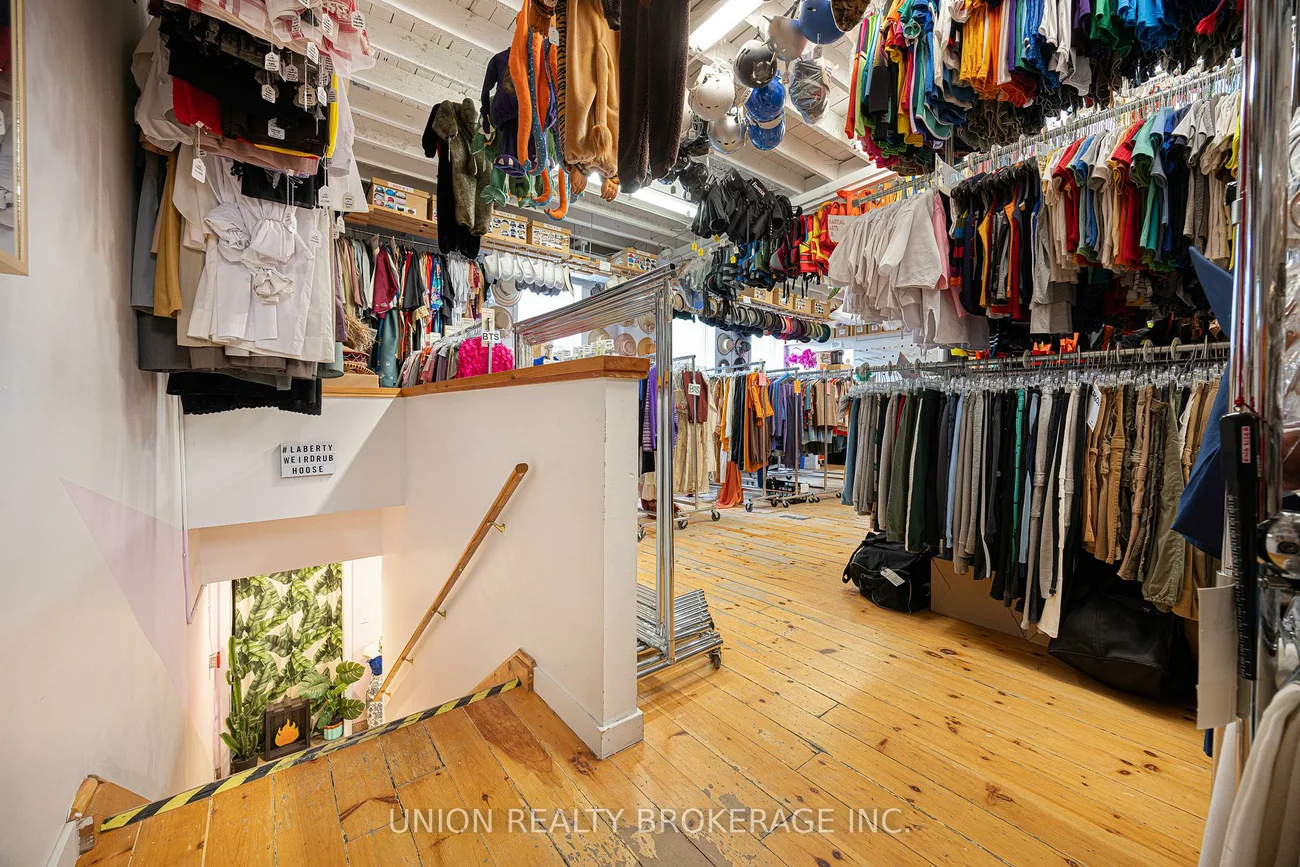 186, Munro, South Riverdale, Toronto