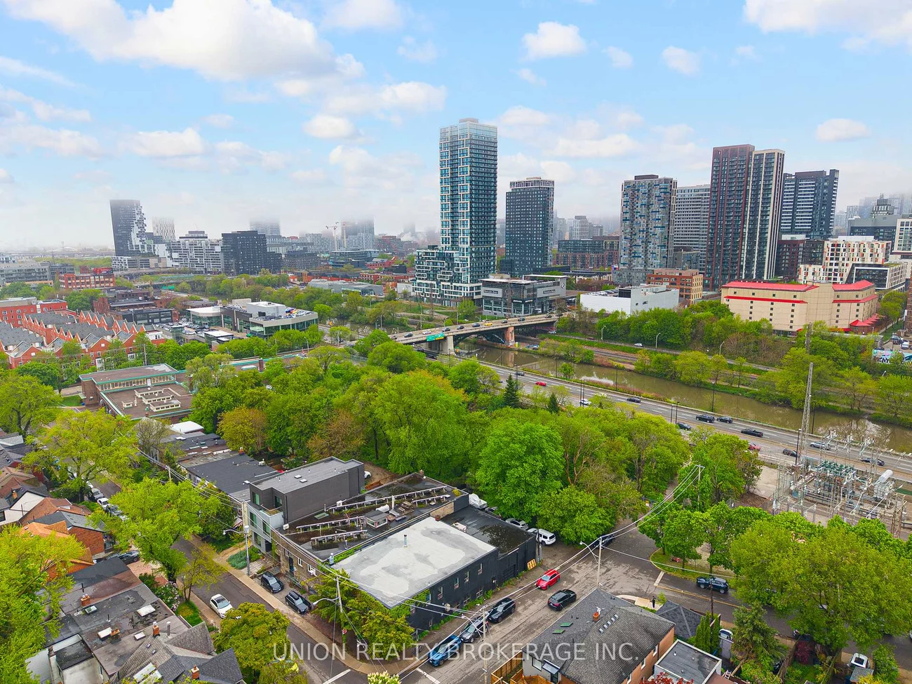 186, Munro, South Riverdale, Toronto
