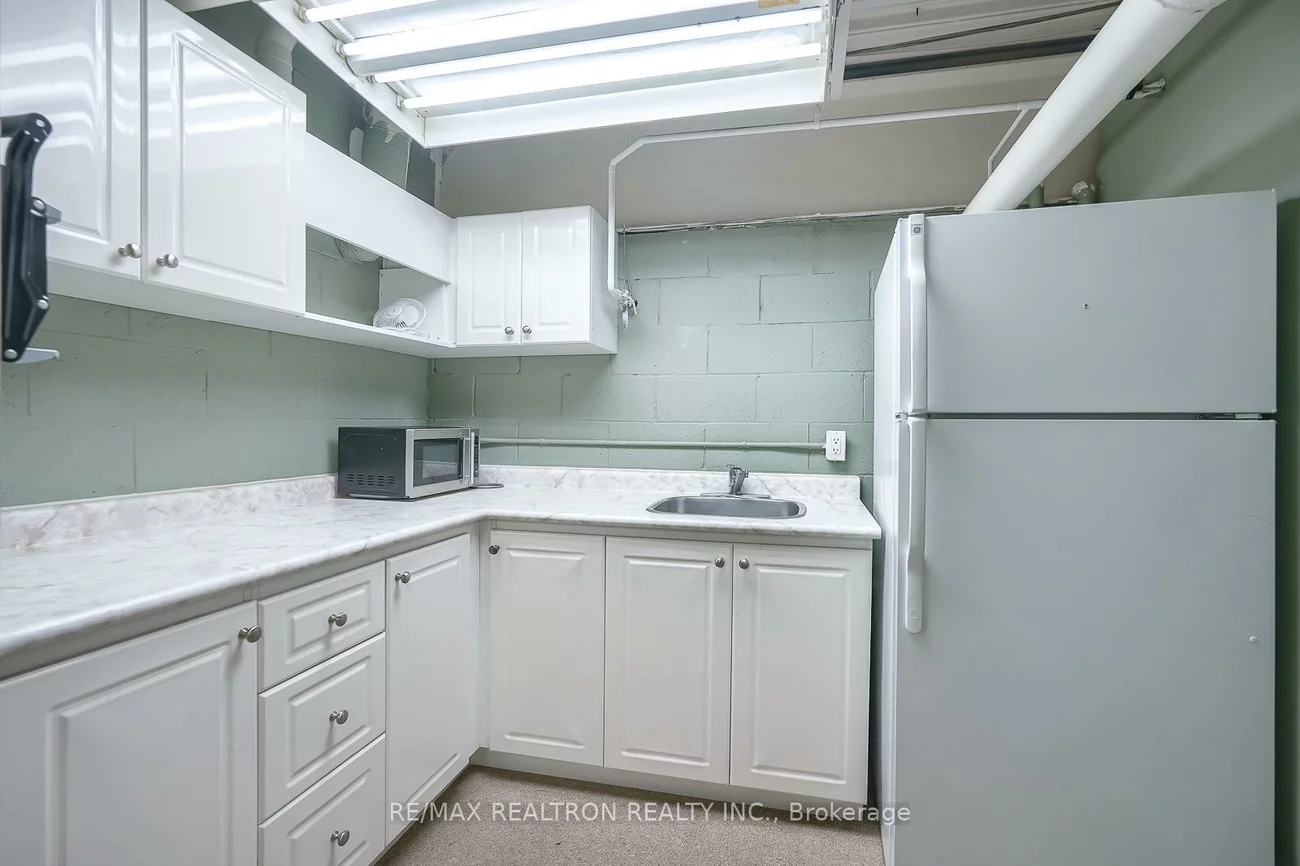 110, Ironside, Rouge E11, Toronto