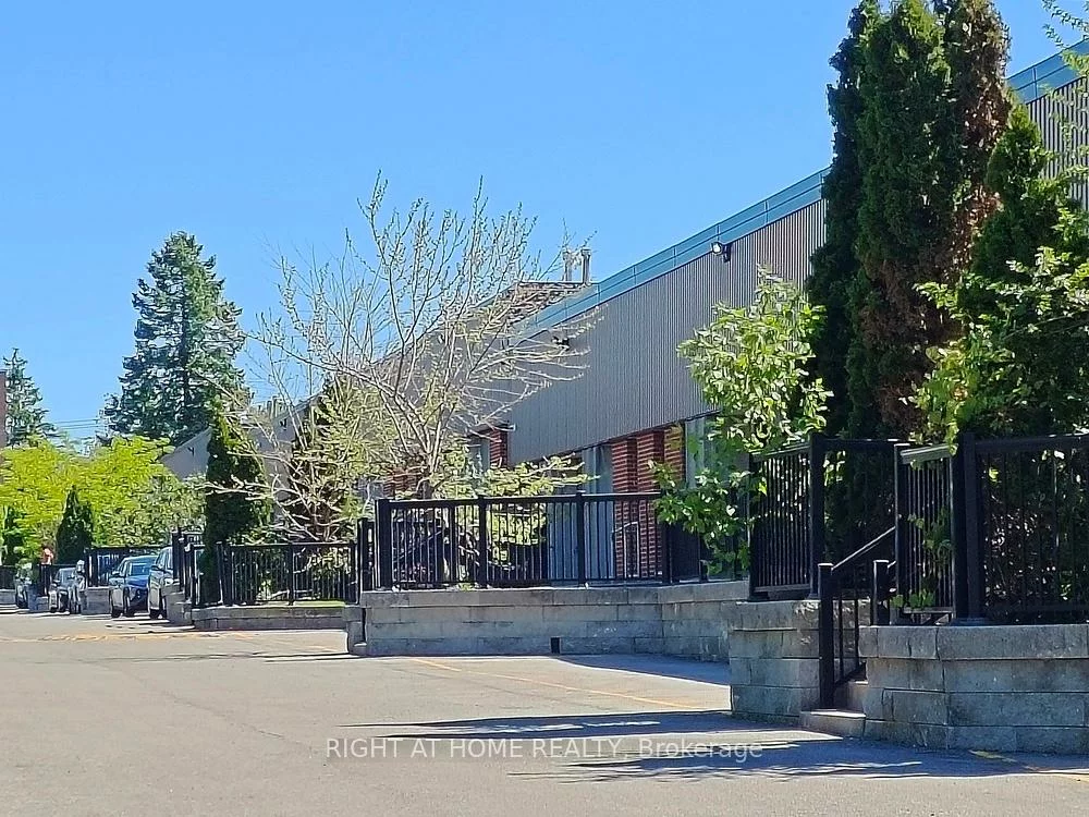 1220, Ellesmere, Bendale, Toronto