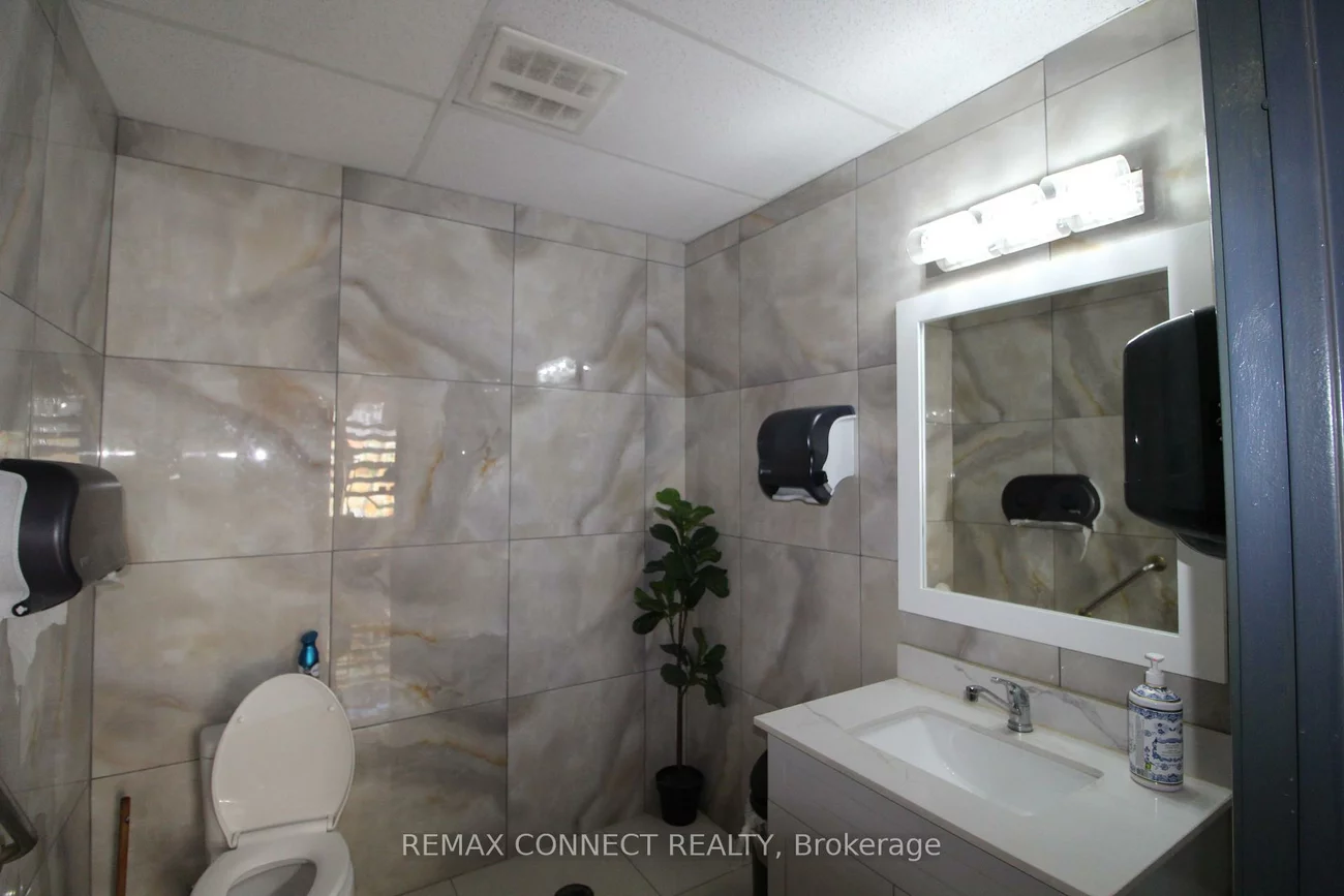 1415, Kennedy, Dorset Park, Toronto
