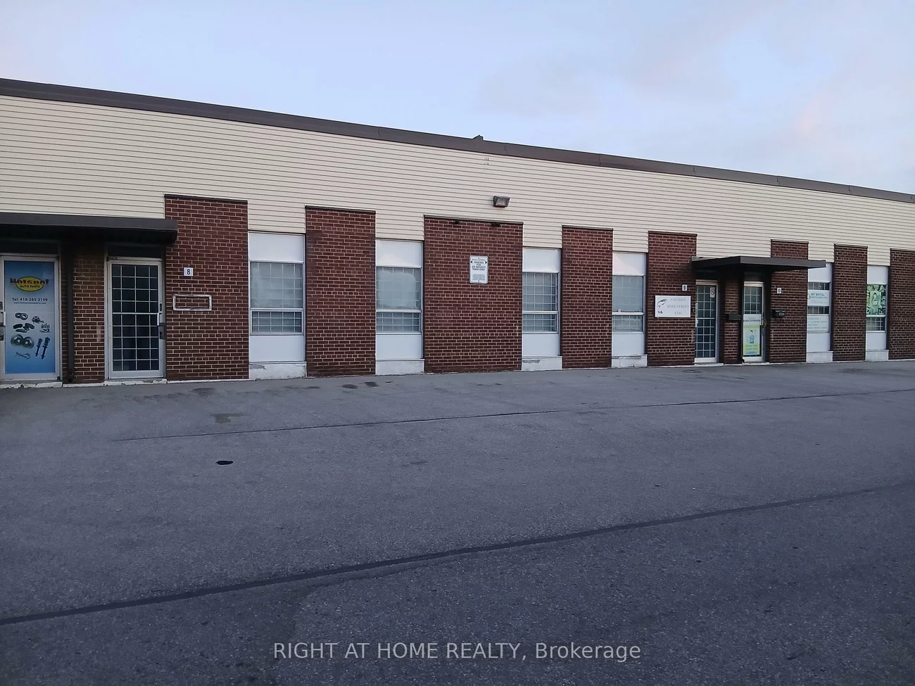 120, Midwest, Dorset Park, Toronto