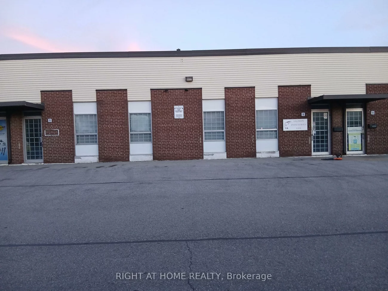 120, Midwest, Dorset Park, Toronto