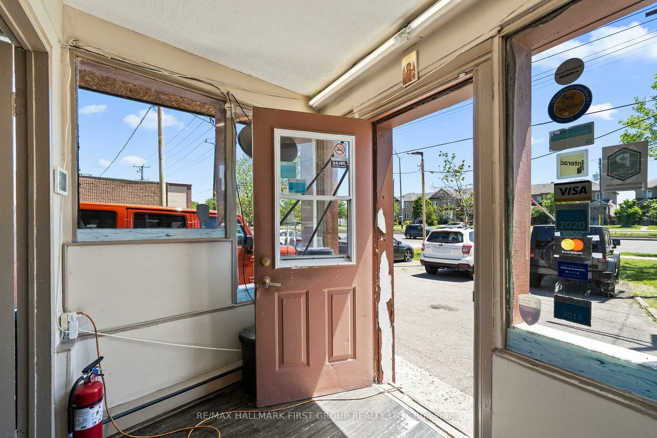 4656, Kingston, West Hill, Toronto