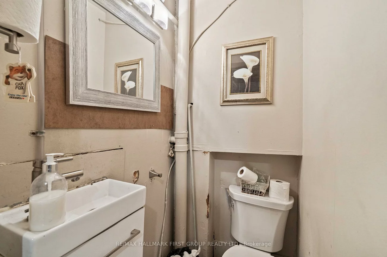 4656, Kingston, West Hill, Toronto