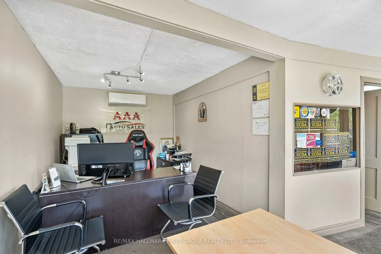 4656, Kingston, West Hill, Toronto