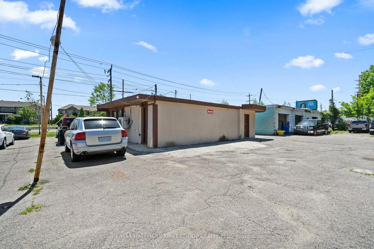 4656, Kingston, West Hill, Toronto