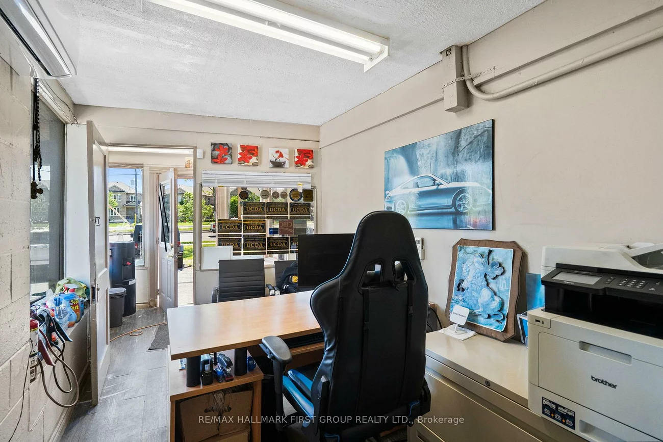 4656, Kingston, West Hill, Toronto