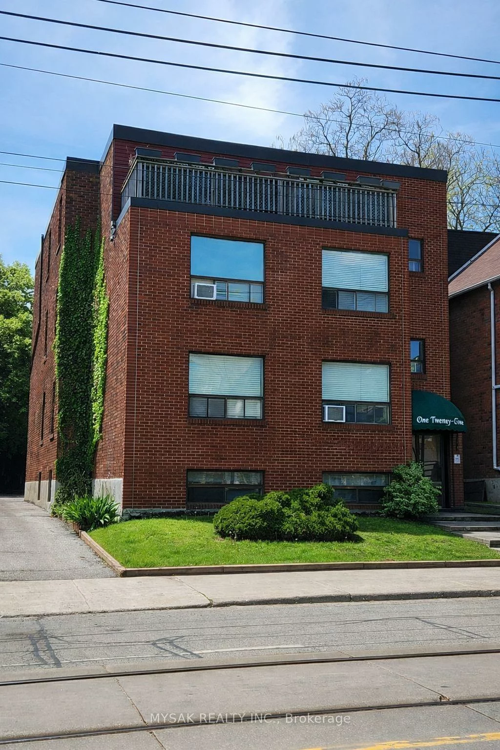 144, Coxwell, Greenwood-Coxwell, Toronto