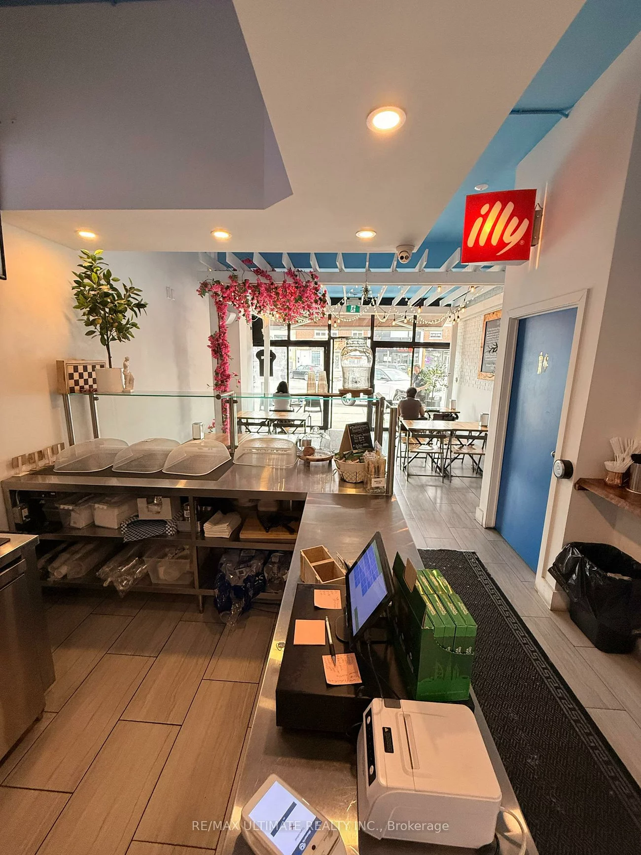 1027, Coxwell, East York, Toronto