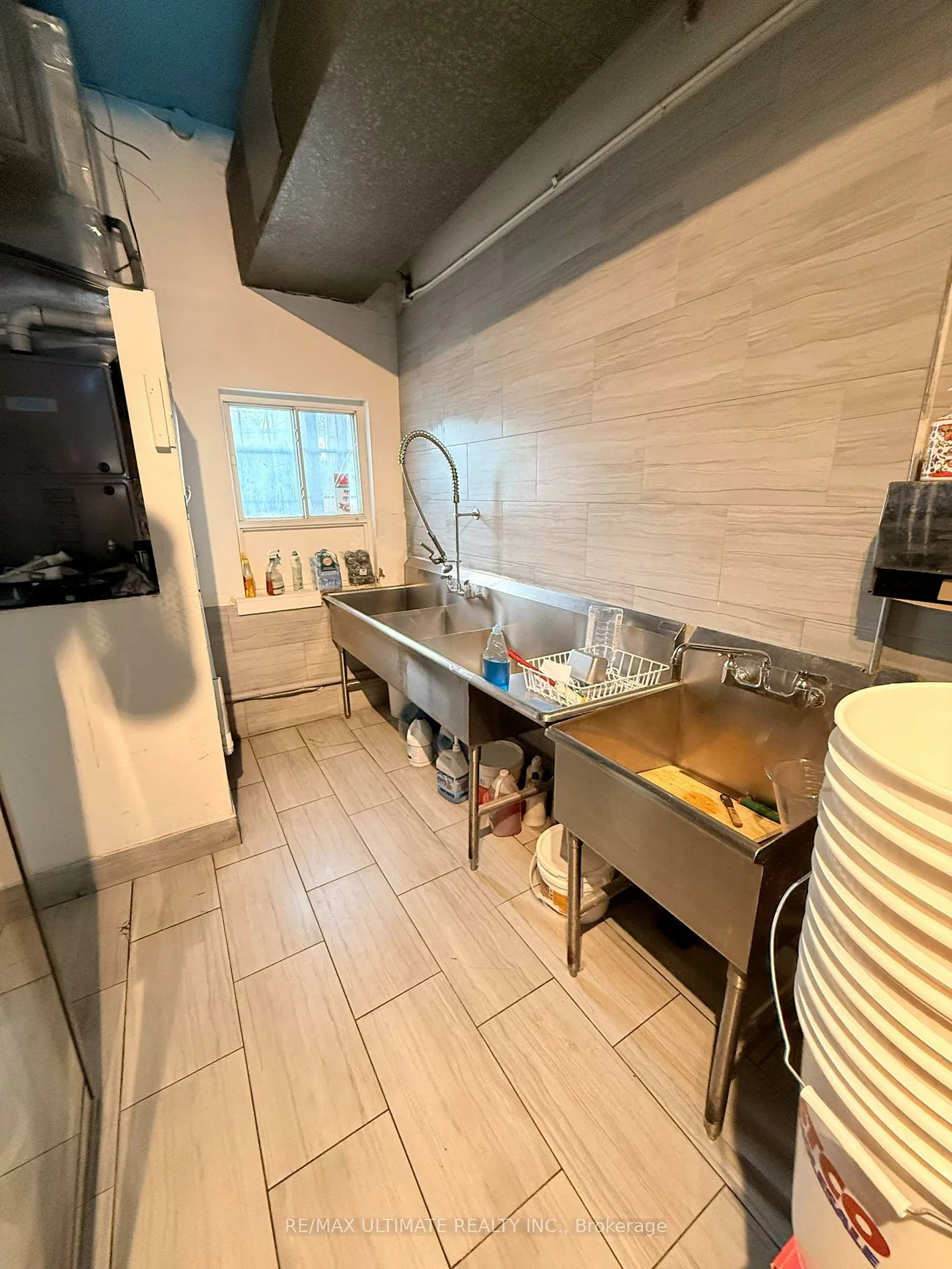 1027, Coxwell, East York, Toronto