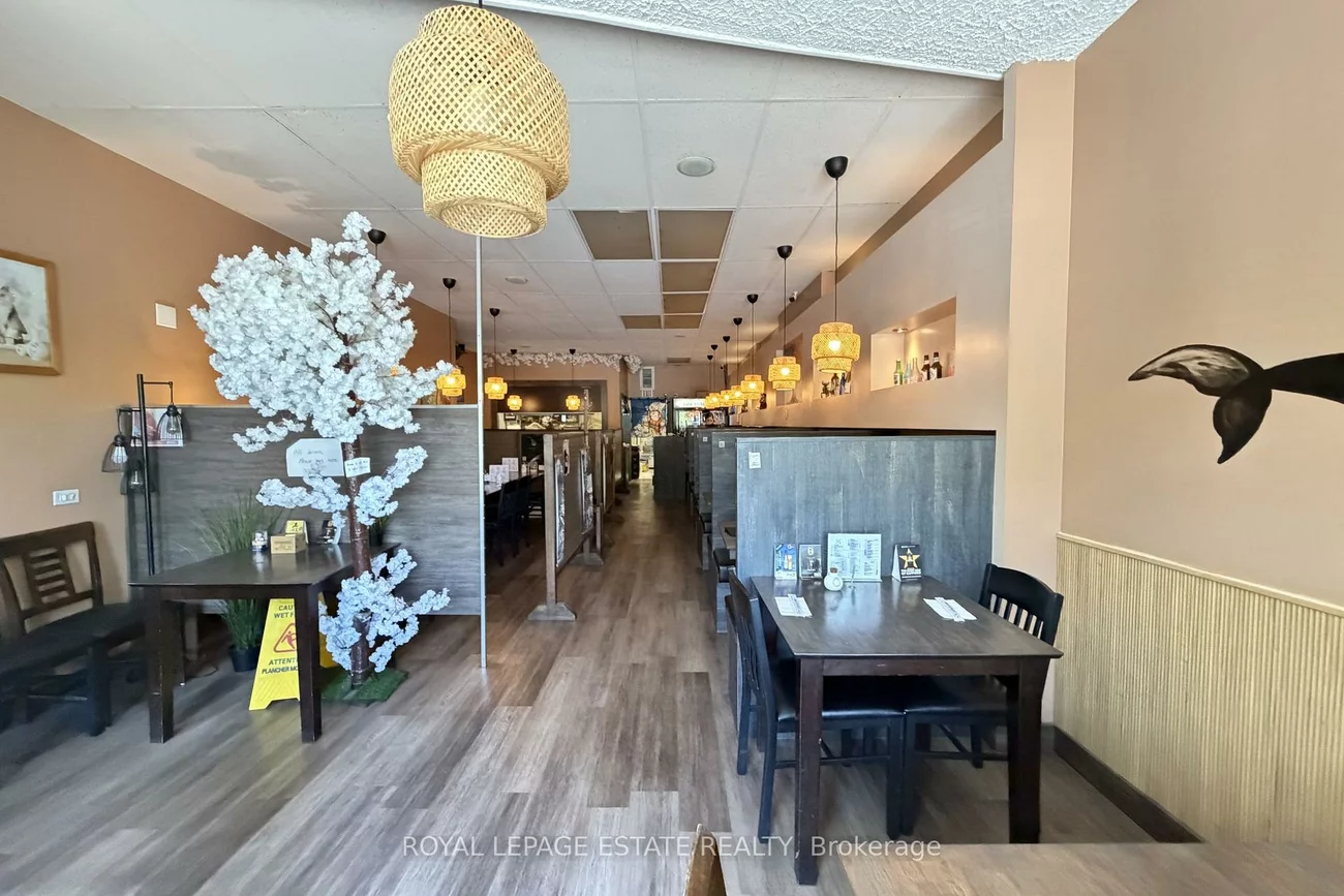 1524, Danforth, Danforth, Toronto