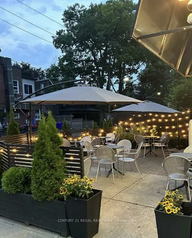 2377, QUEEN, The Beaches, Toronto