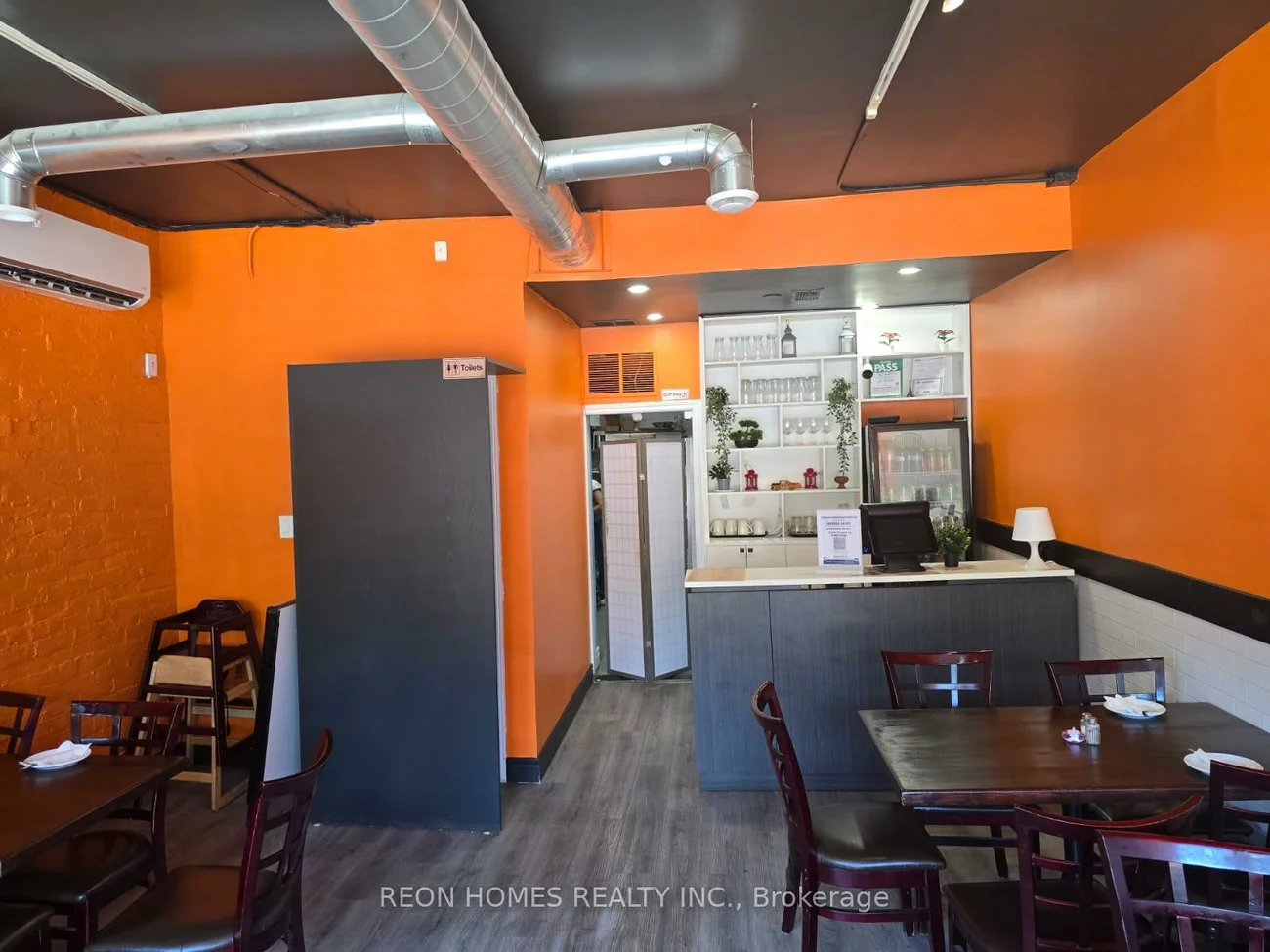 1056, Gerrard, North Riverdale, Toronto