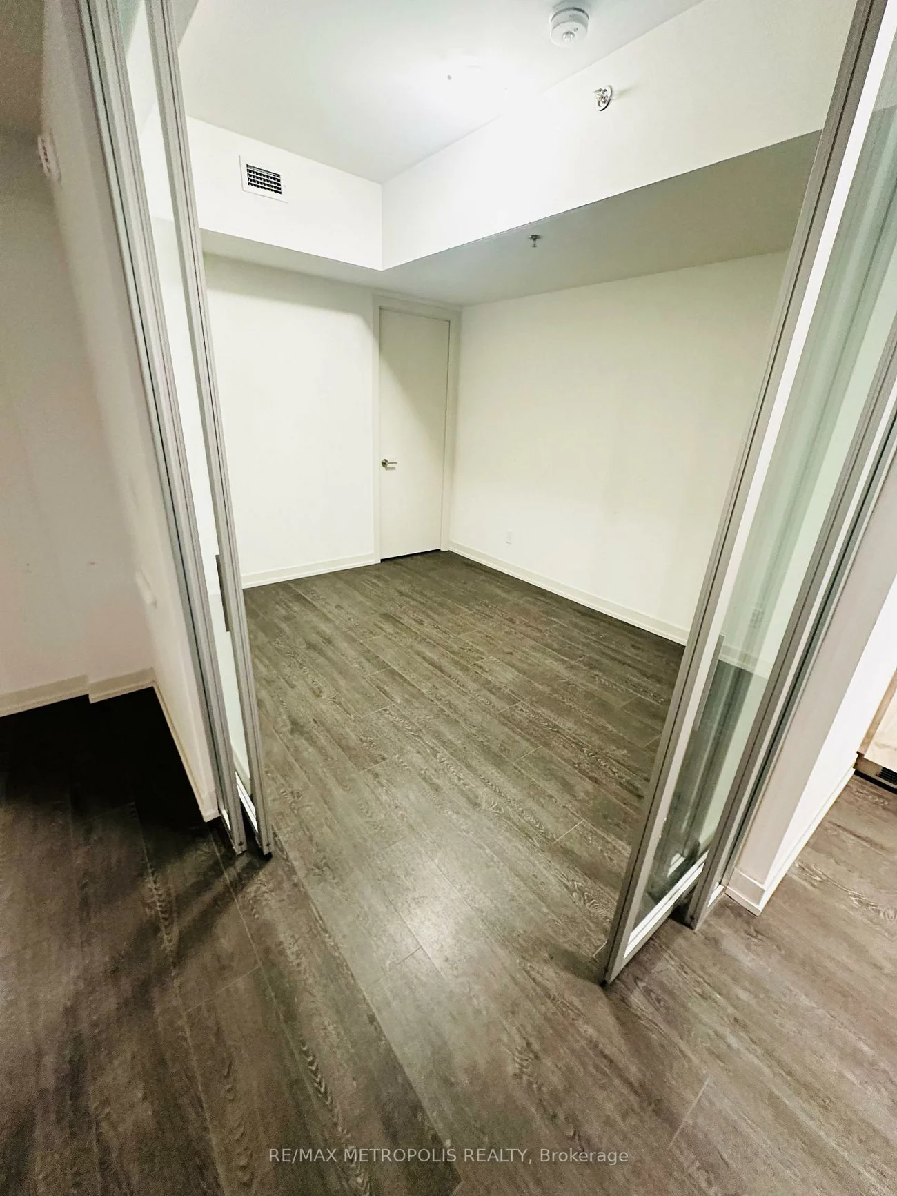 2203, Kingston, Birchcliffe-Cliffside, Toronto