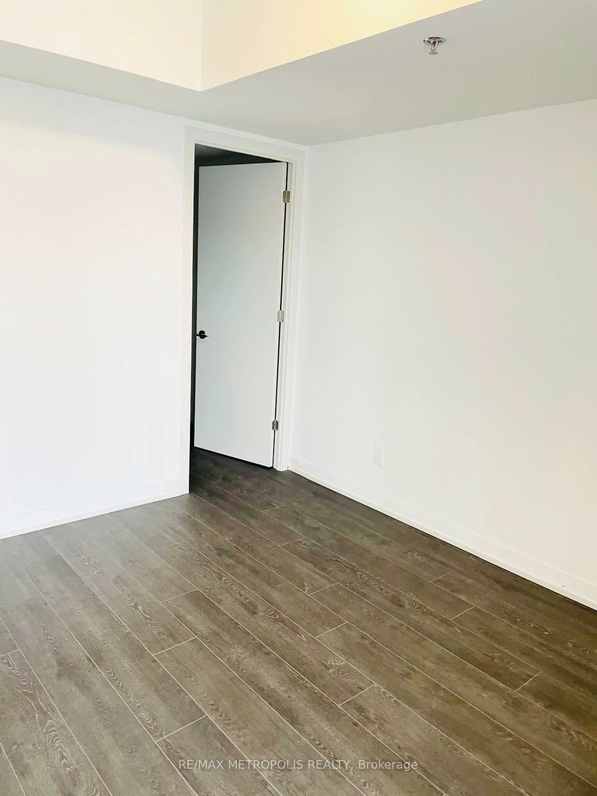 2203, Kingston, Birchcliffe-Cliffside, Toronto