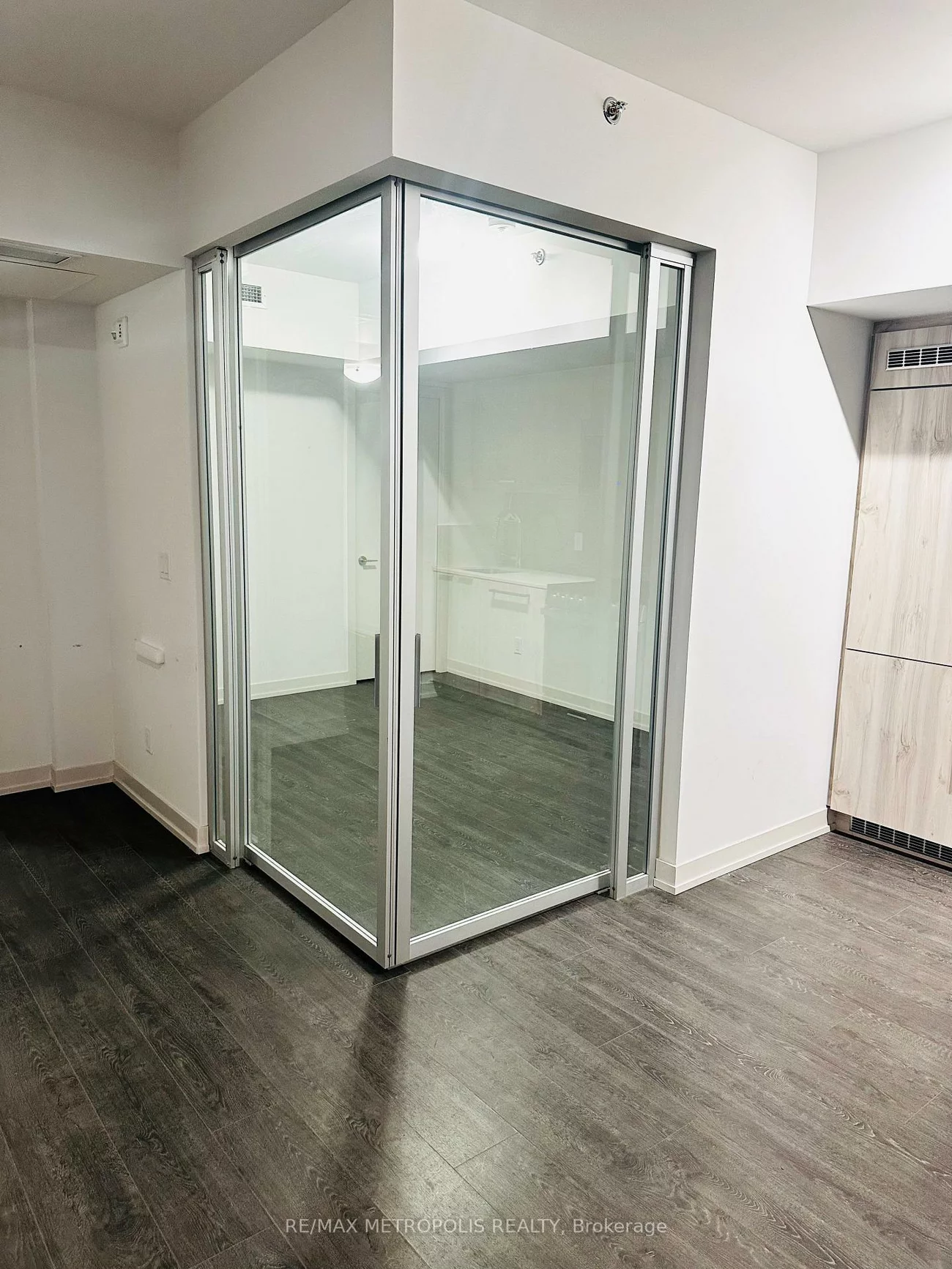 2203, Kingston, Birchcliffe-Cliffside, Toronto