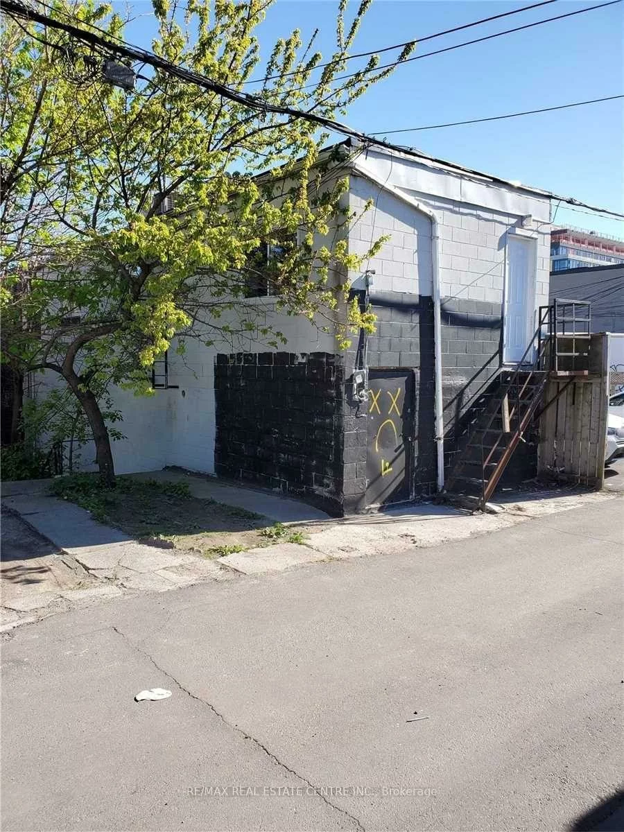 1236, Danforth, Danforth, Toronto