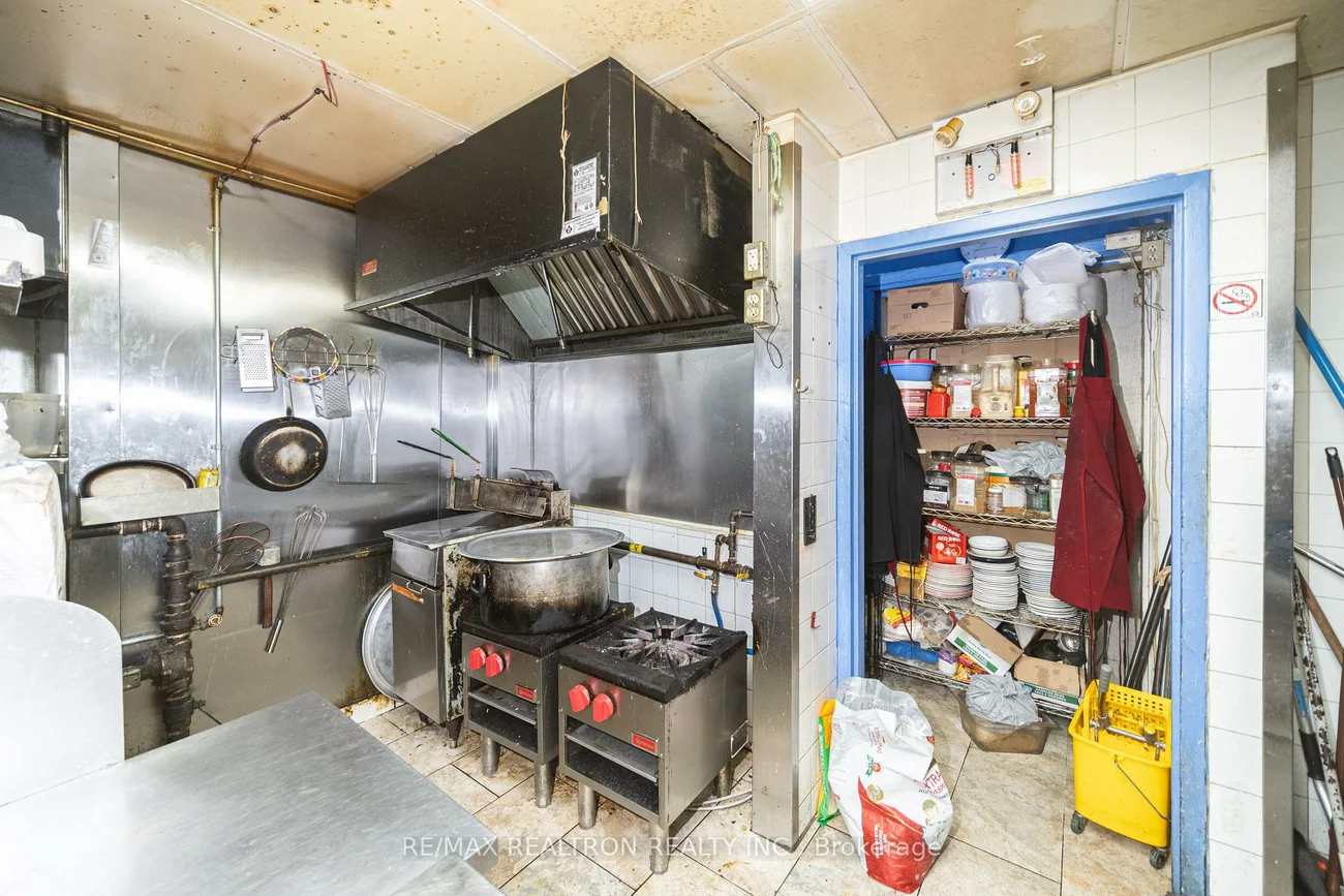 3541, St Clair, Clairlea-Birchmount, Toronto