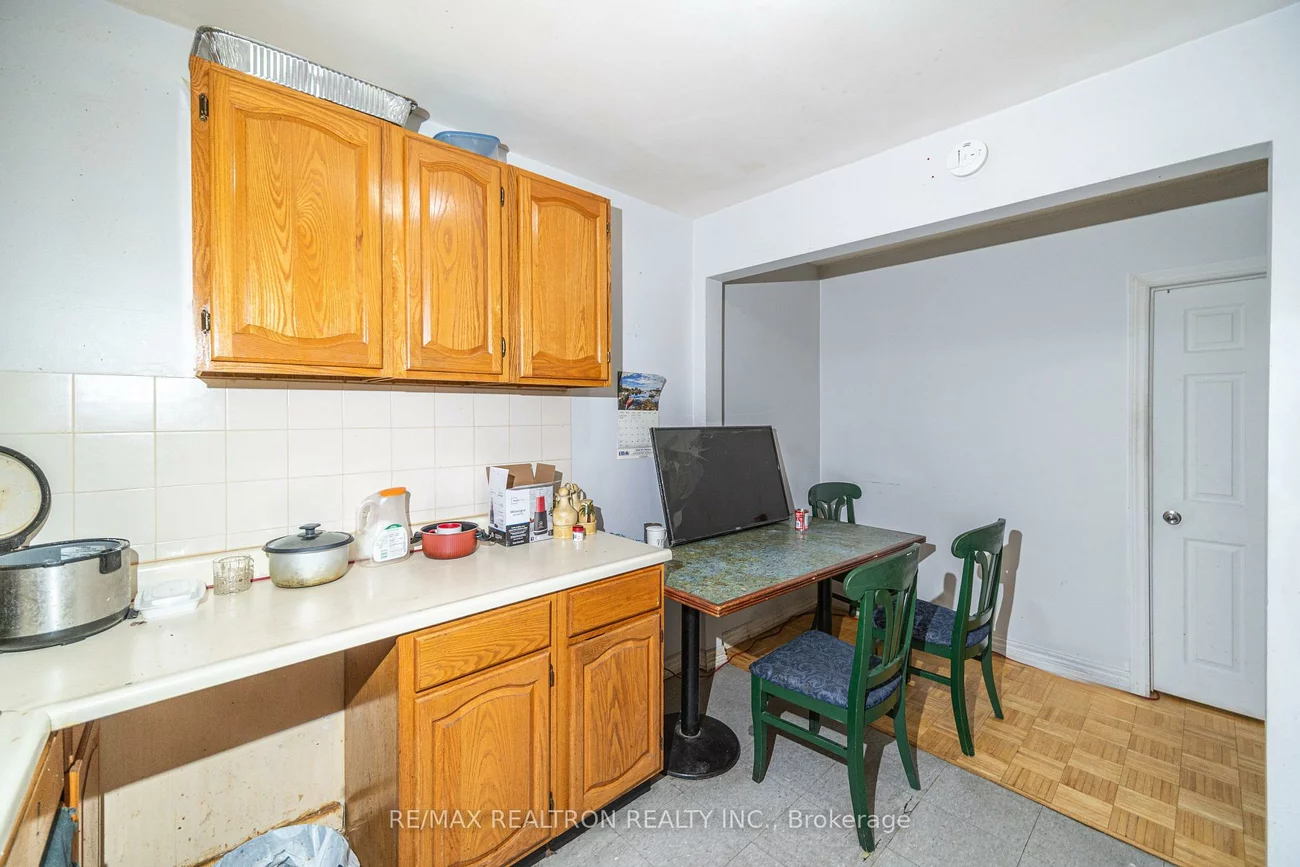 3541, St Clair, Clairlea-Birchmount, Toronto