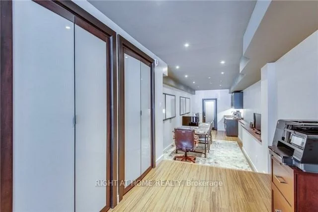 2359, Queen, The Beaches, Toronto