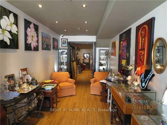 2359, Queen, The Beaches, Toronto