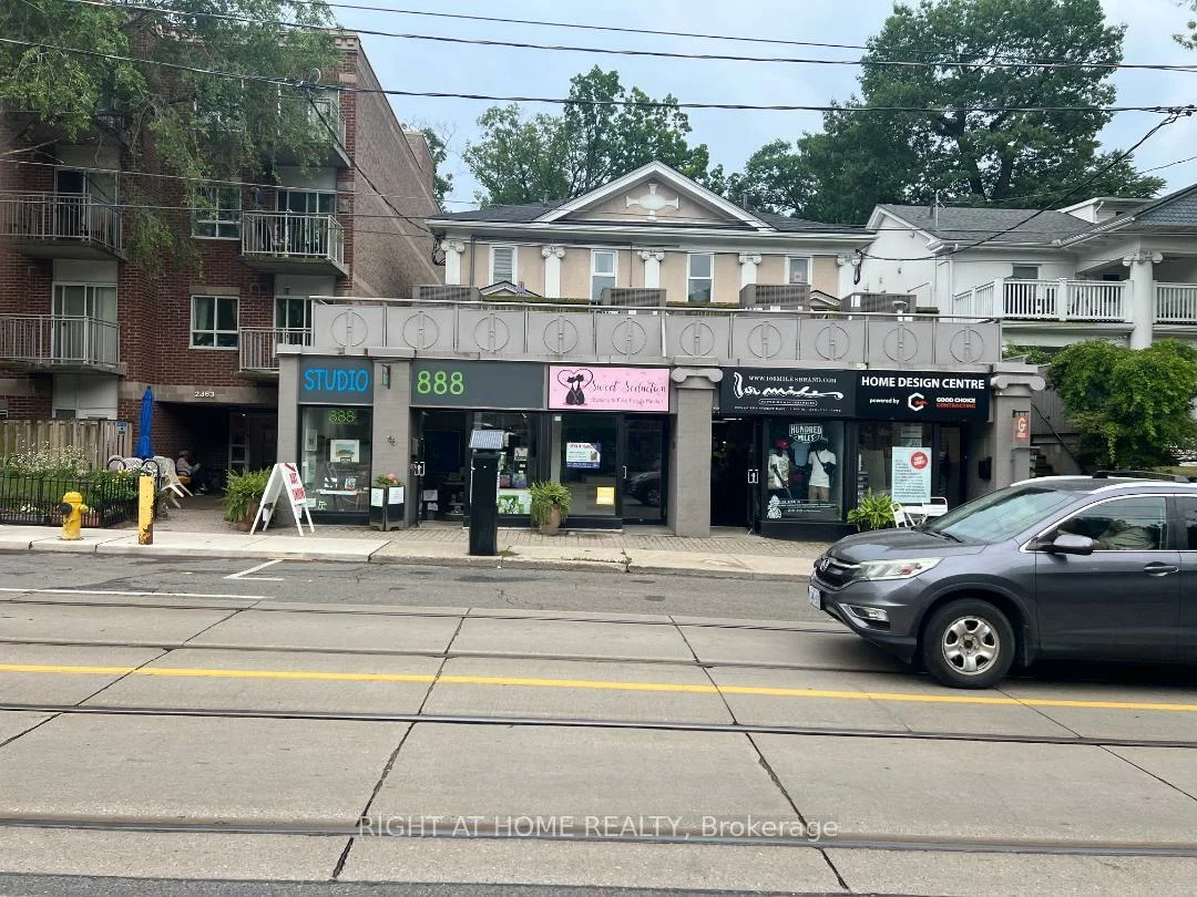 2359, Queen, The Beaches, Toronto