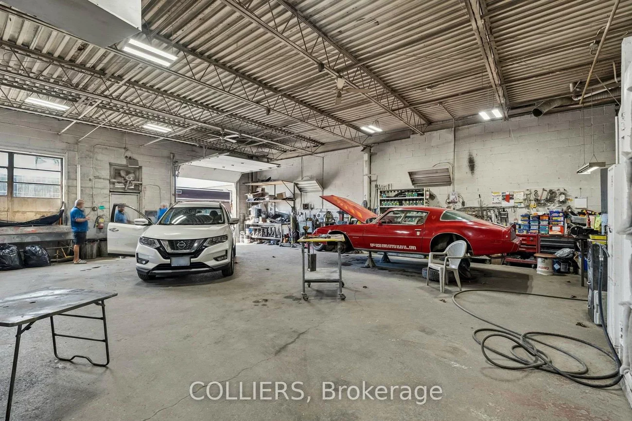 122, Manville, Clairlea-Birchmount, Toronto