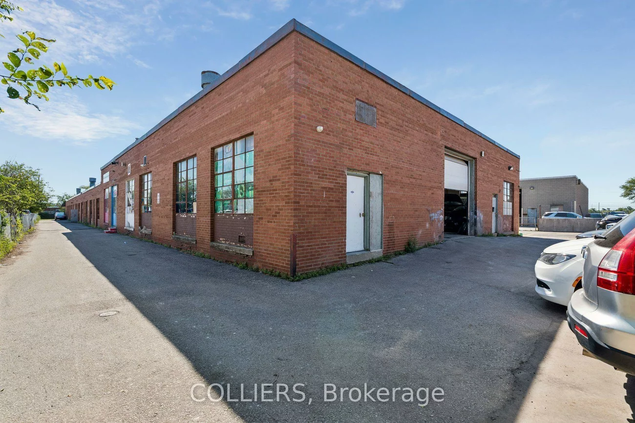 122, Manville, Clairlea-Birchmount, Toronto