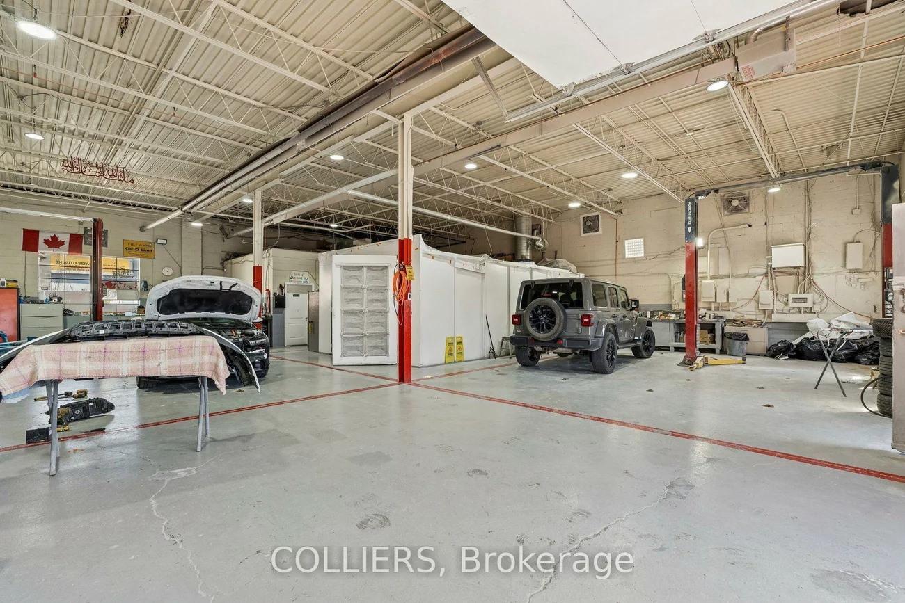 122, Manville, Clairlea-Birchmount, Toronto