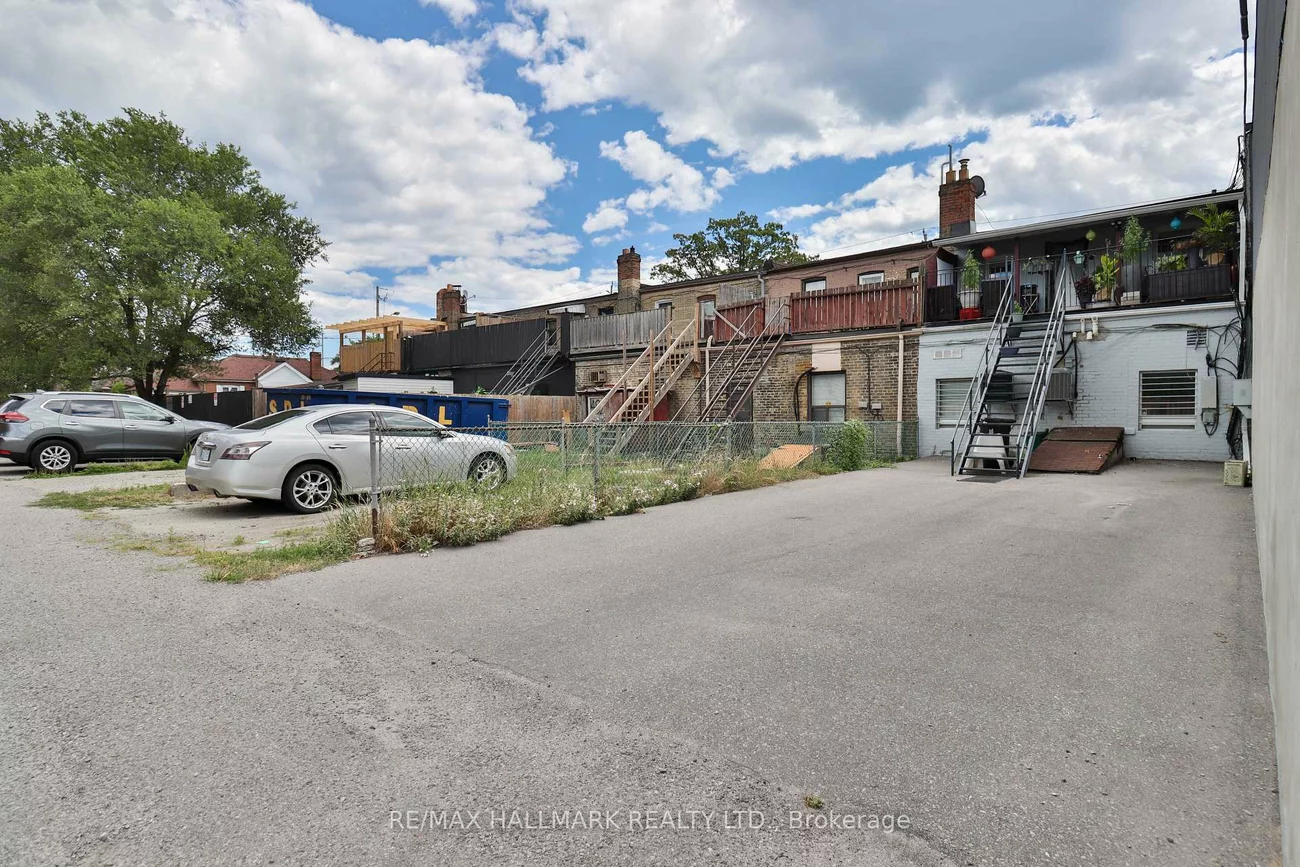 478, Cosburn, East York, Toronto