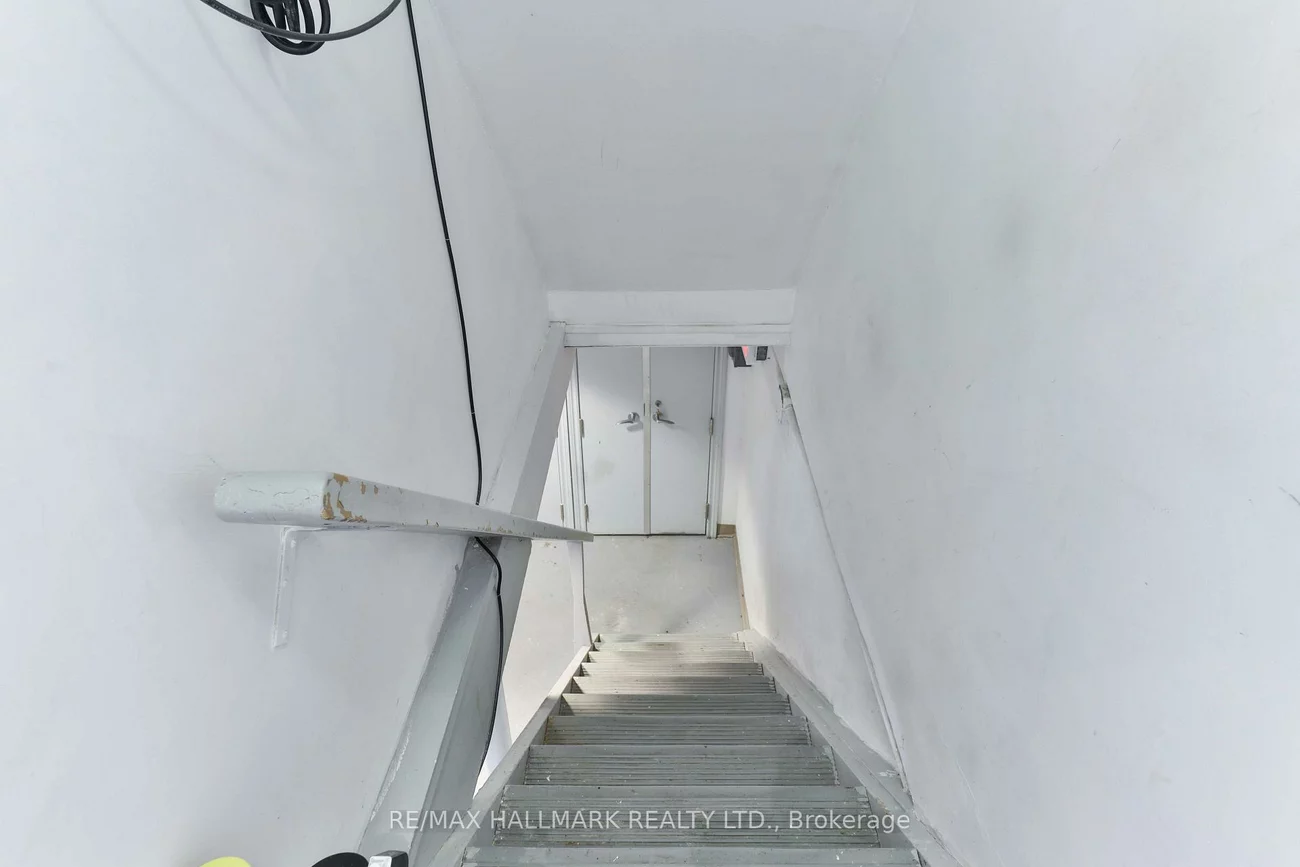 478, Cosburn, East York, Toronto