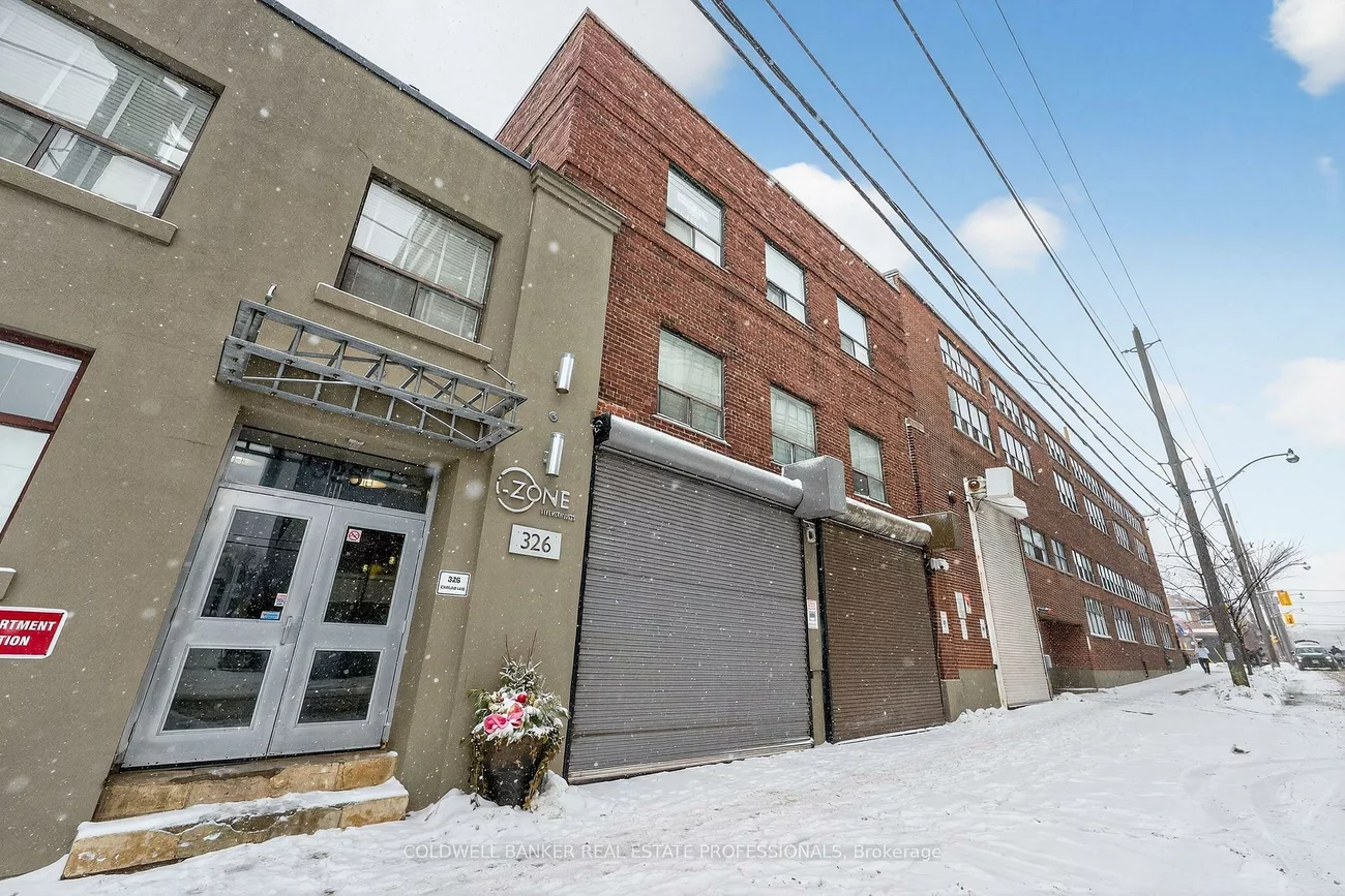 1159, Dundas, South Riverdale, Toronto