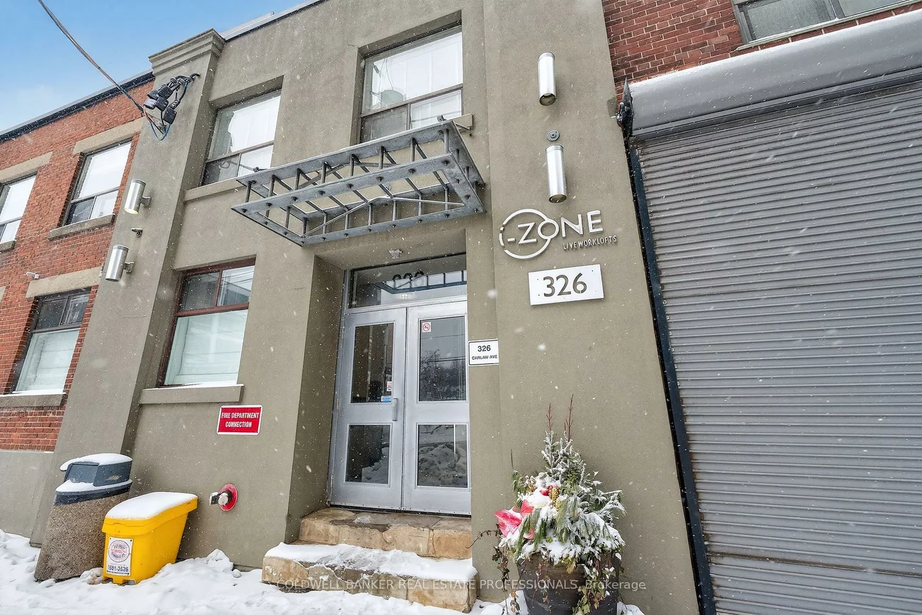 1159, Dundas, South Riverdale, Toronto