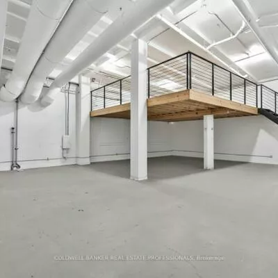 1159, Dundas, South Riverdale, Toronto