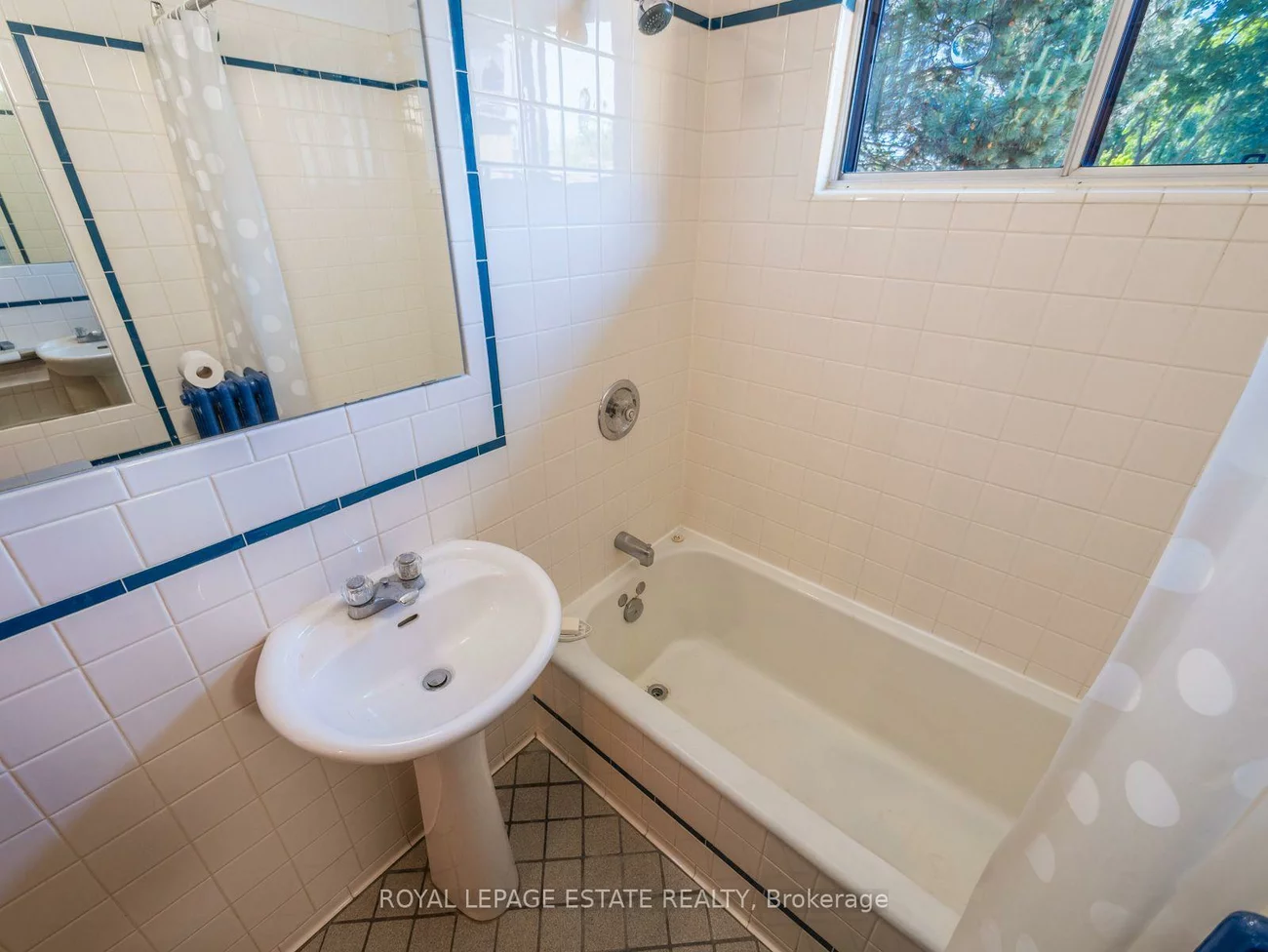 2275, Queen, The Beaches, Toronto