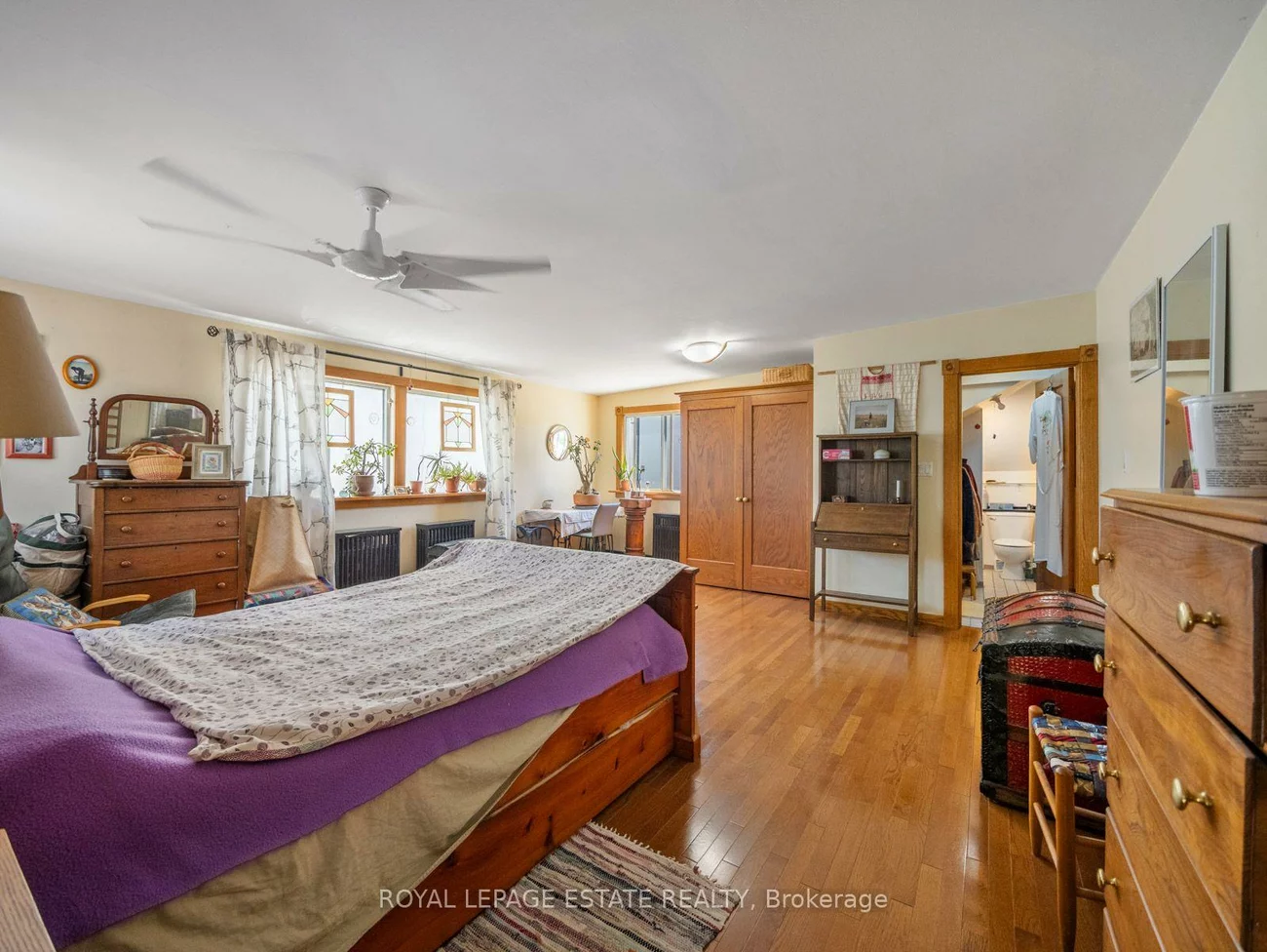 2275, Queen, The Beaches, Toronto