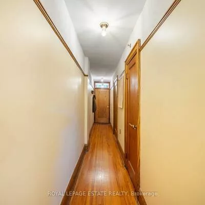 Commercial for sale, 2275, Queen, The Beaches, Toronto