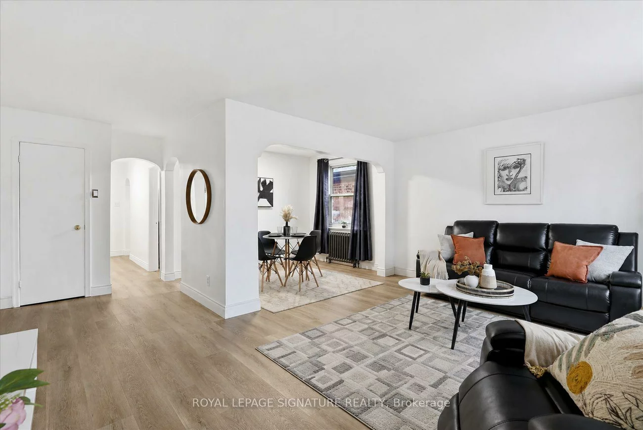 2479, Queen, The Beaches, Toronto