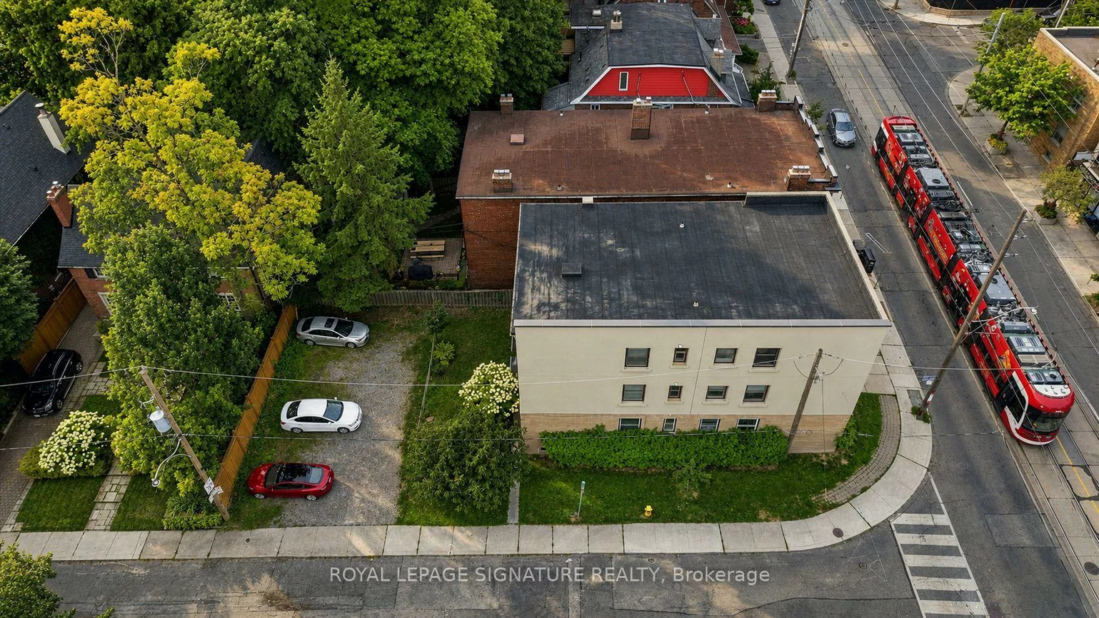 2479, Queen, The Beaches, Toronto