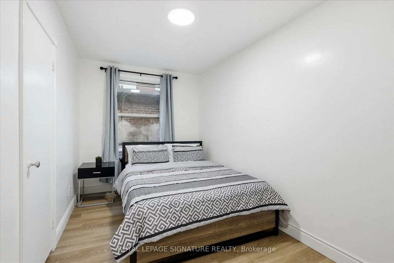 2479, Queen, The Beaches, Toronto