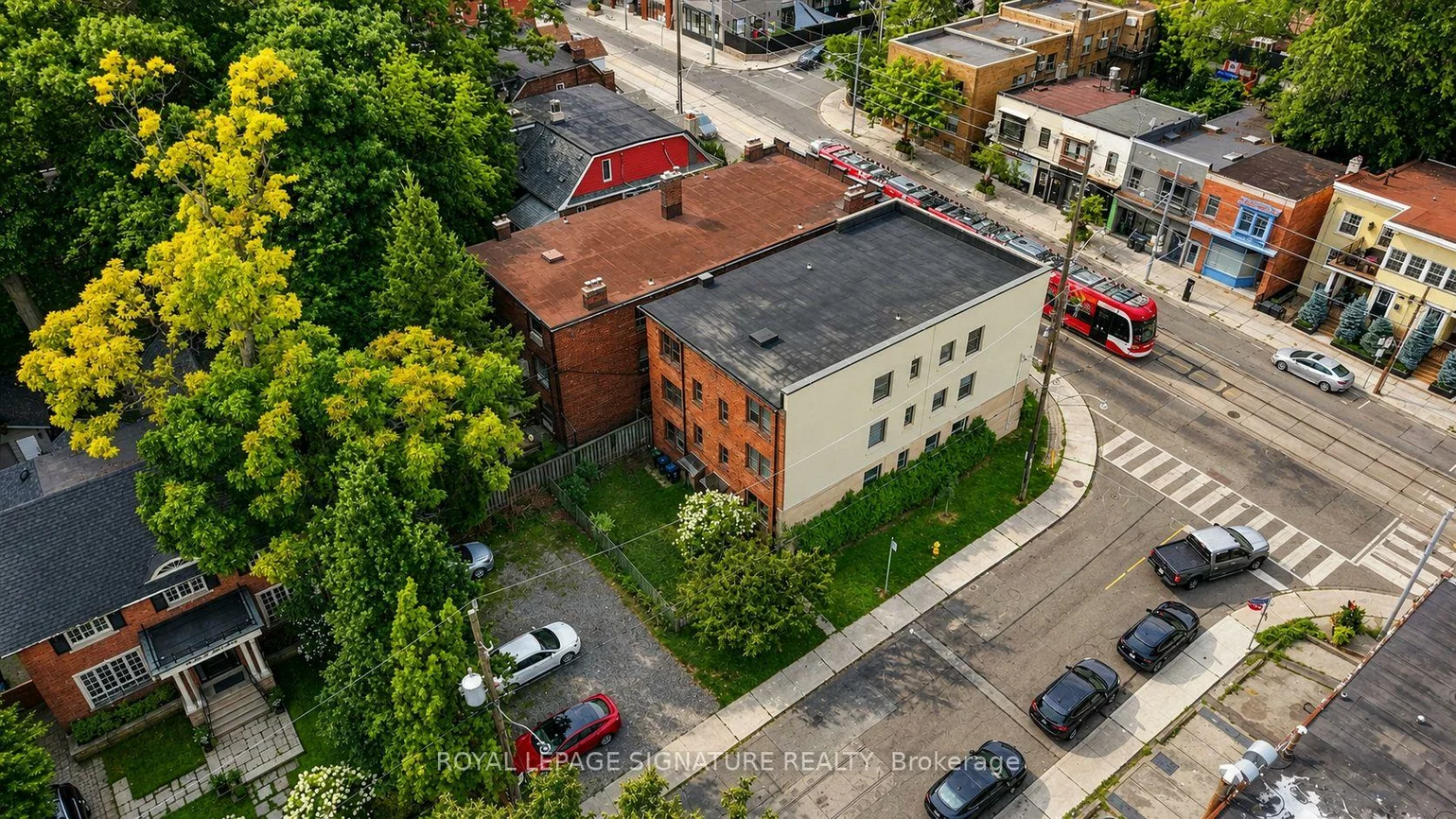 2479, Queen, The Beaches, Toronto