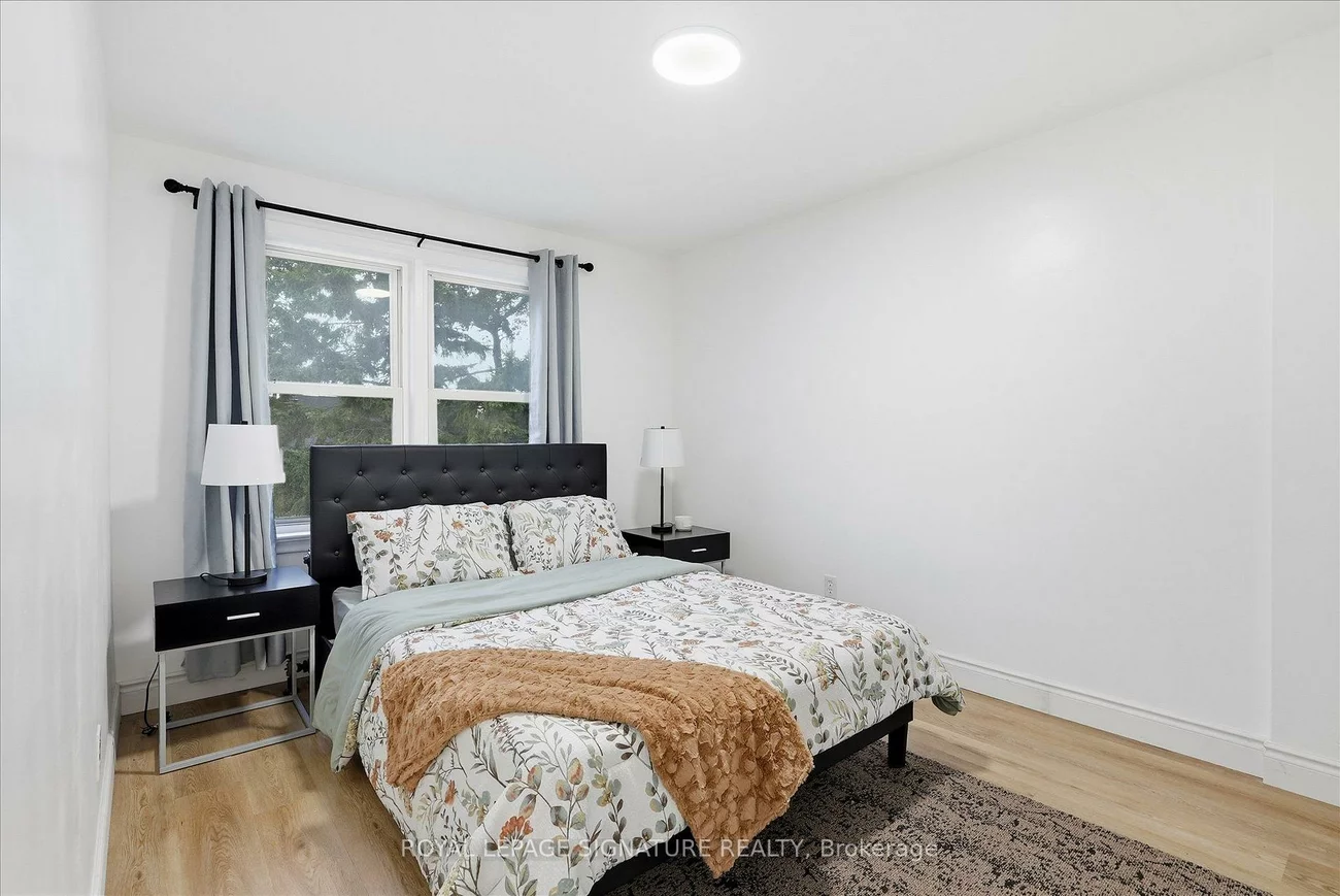 2479, Queen, The Beaches, Toronto