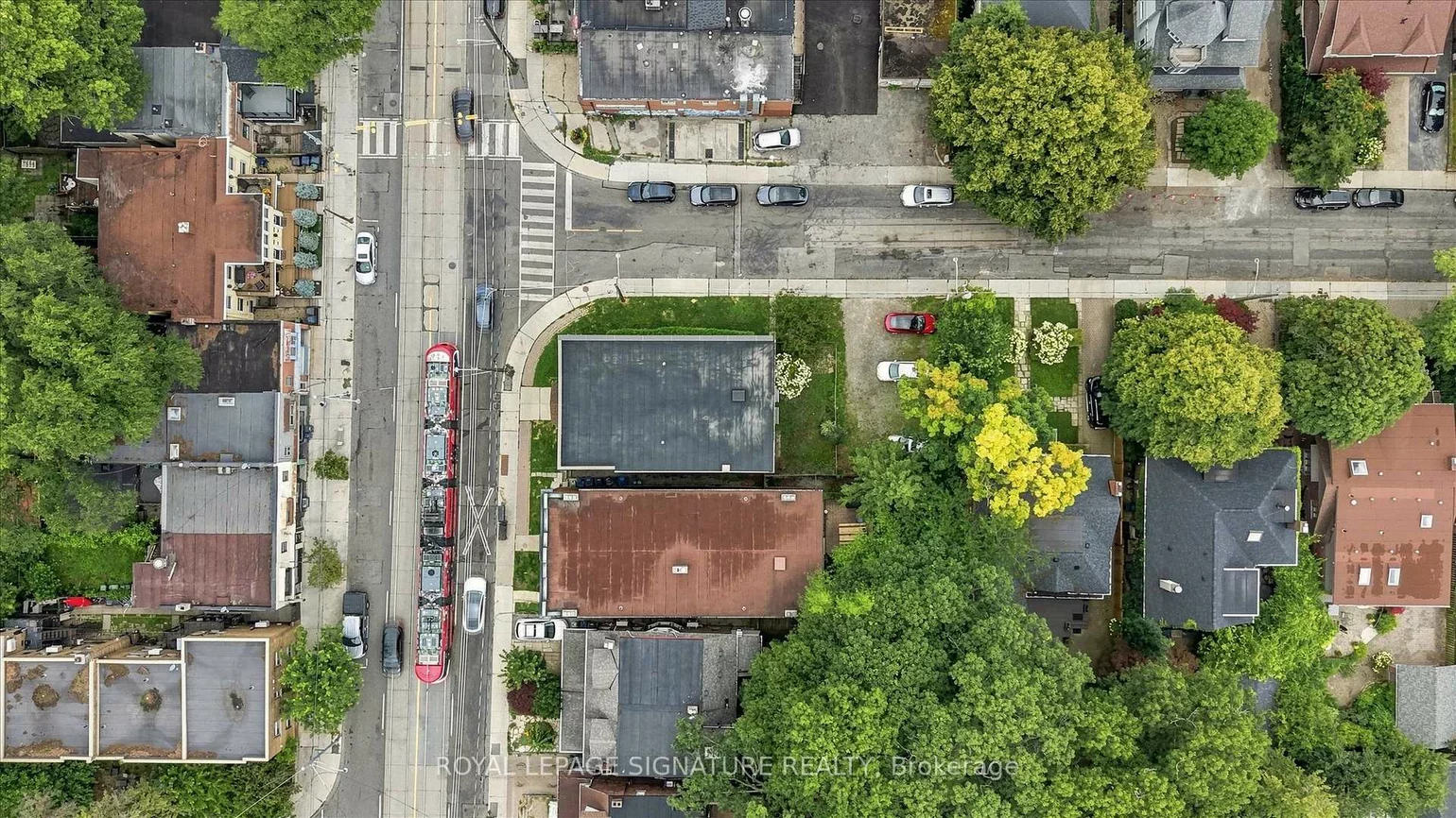 2479, Queen, The Beaches, Toronto